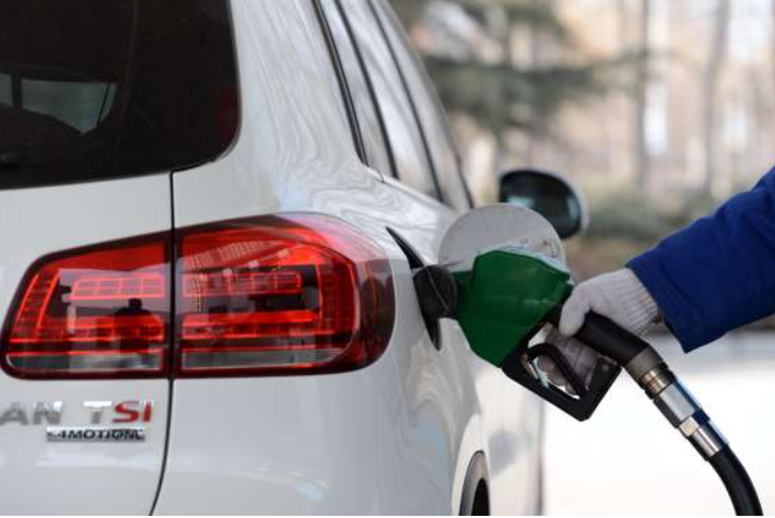 Ob spremenjenih trošarinah nižje cena bencina, dizla in kurilnega olja