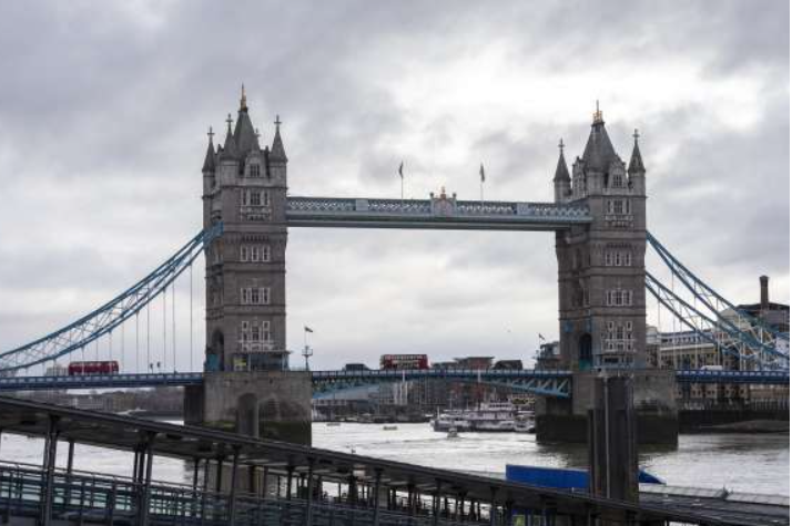 London omilil sankcije na uvoz ruske nafte