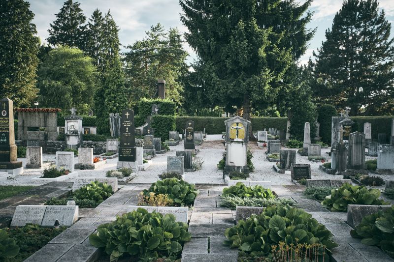 V Berlinu vse bolj priljubljene kavarne na mestnih pokopališčih