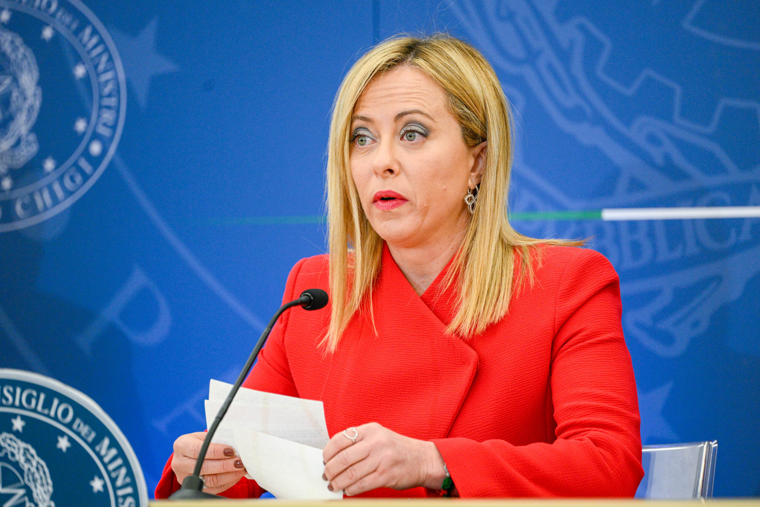 Vlada Meloni na lokalnih volitvah uspešno prestala preizkus priljubljenosti