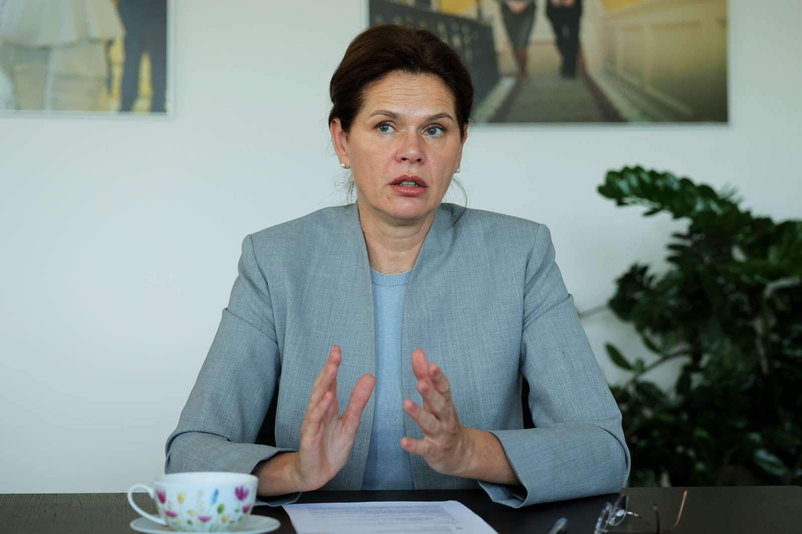 Bratušek za prometno infrastrukturo v Zasavju napovedala še 30 milijonov evrov vlaganj