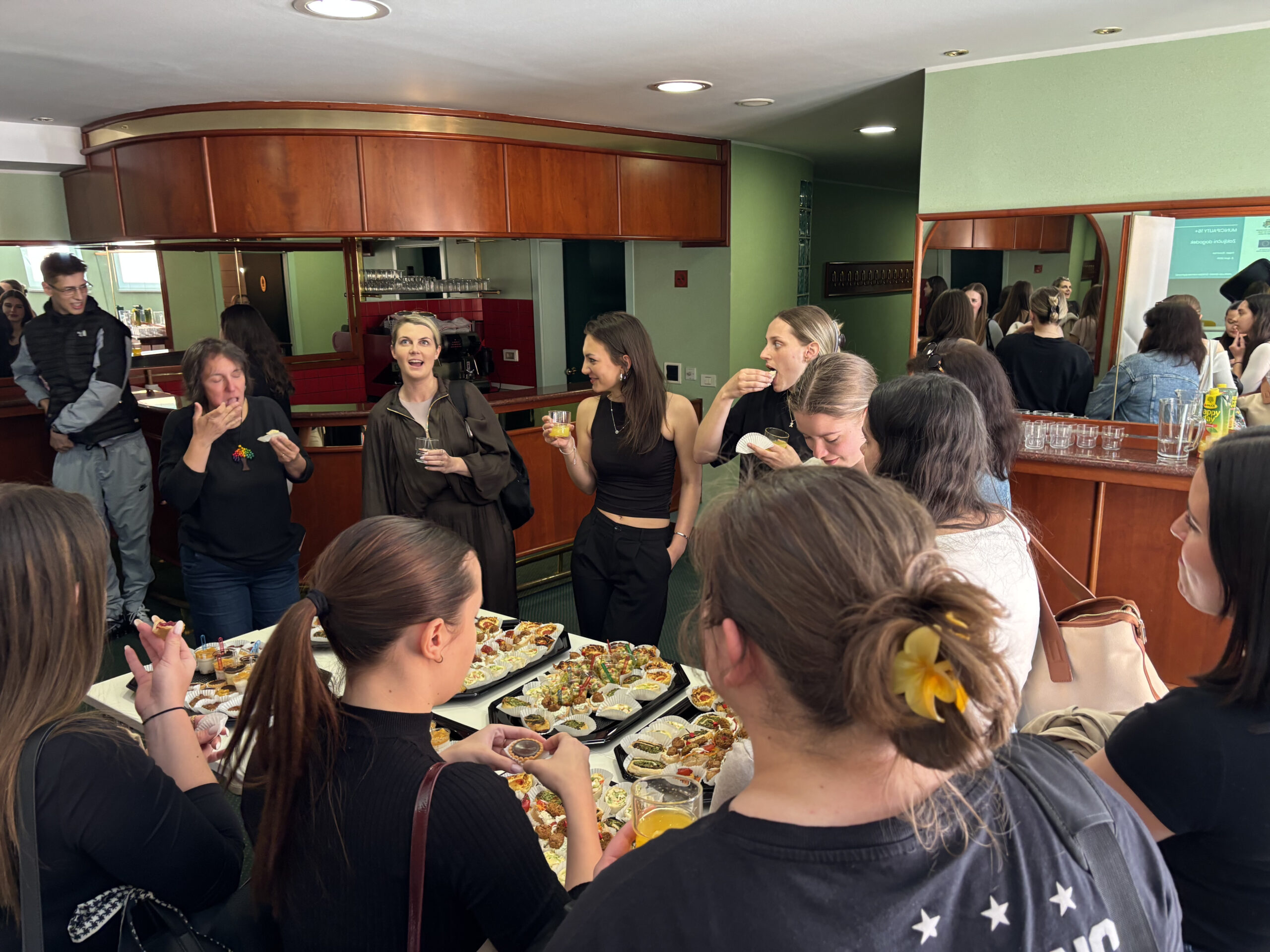 Prejeli smo: Mladi v Kopru z odločevalci o svoji prihodnosti: Od Instagrama do participativnega proračuna