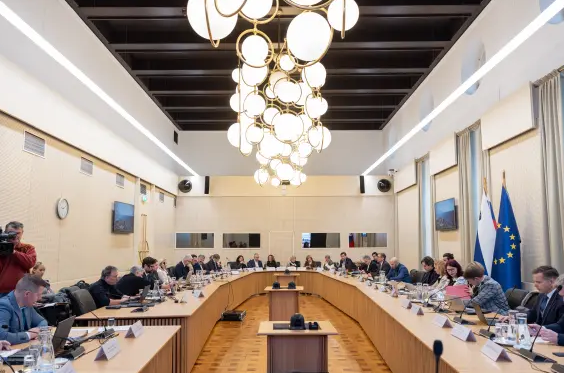 Socialni partnerji danes o interventnih ukrepih in dolgotrajni oskrbi