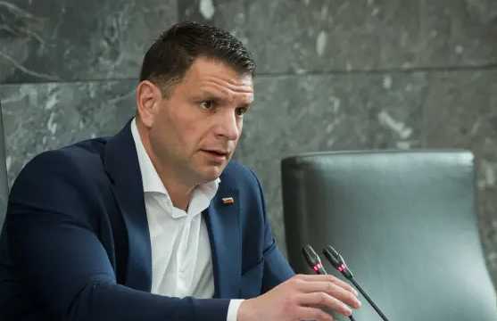 Kolegij predsednika DZ o izredni seji za obravnavo sprememb zakona o vladi