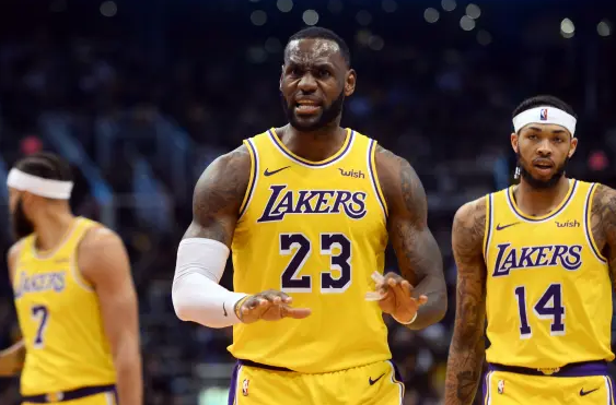 Jezerniki kljub vrnitvi Reavesa izgubili proti Houstonu