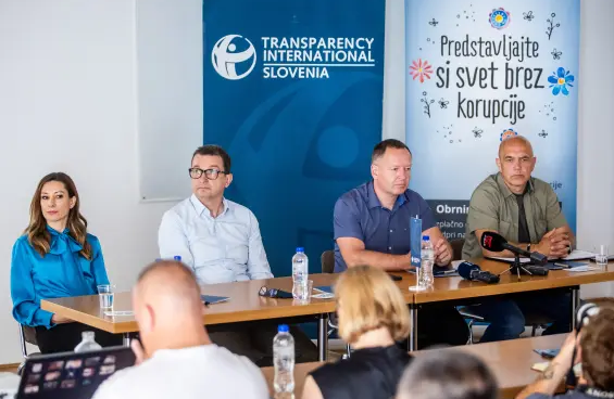 Za boj proti korupciji po navedbah govorcev okrogle mize ključne neodvisne institucije in mediji