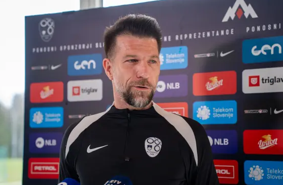 Cesar poklical Korena in Soklerja, reprezentanca dobila nove drese