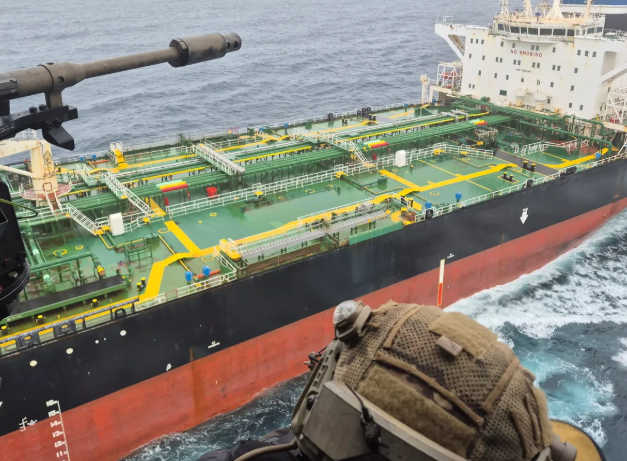 Francija v Atlantiku prestregla ruski tanker