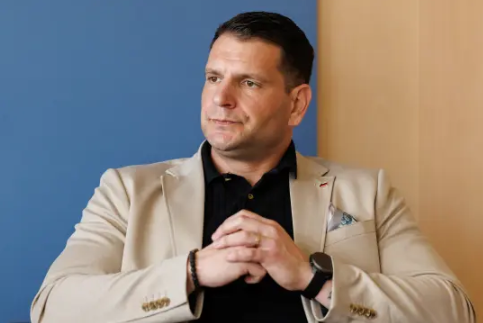 V Resnici si želijo partnerstva, ki bi jih potisnilo bolj v opozicijo