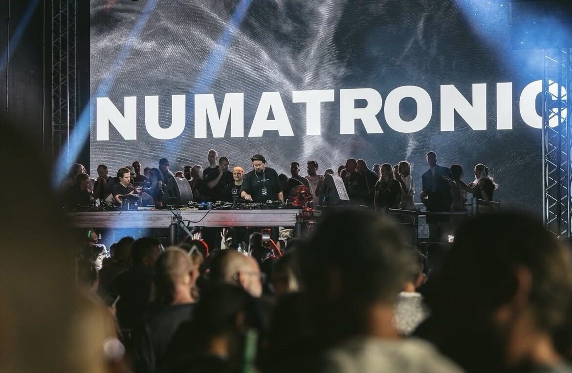Tisoči plesali pozno v noč: Numatronic znova navdušil Koper