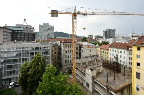 Gradbene in obrtniške storitve letos dražje za do deset odstotkov