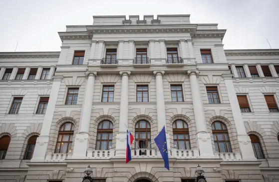 Na sodiščih danes začetek enomesečnih sodnih počitnic