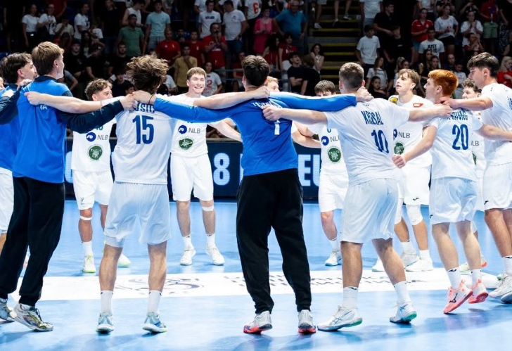 Mladi slovenski rokometaši v četrtfinalu EP v Srbiji