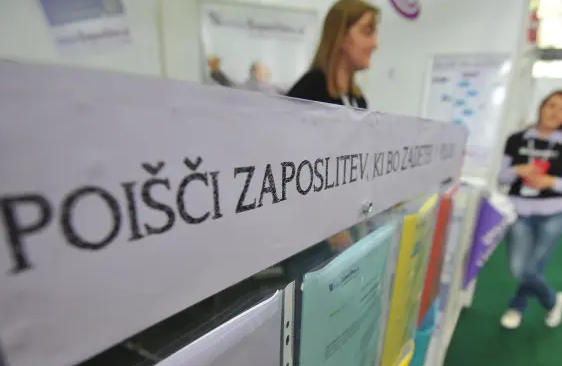 Sindikat Mladi plus ob dnevu mladih opozarja na položaj mladih na trgu dela