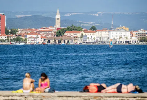 Po uspešni poletni sezoni Obala vstopa v pestro jesen