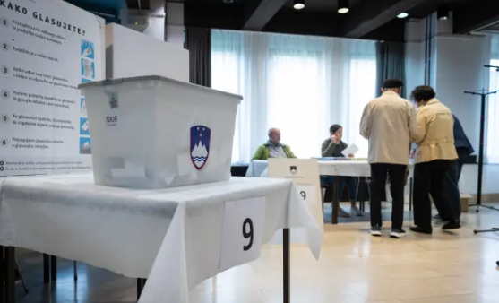 Pred referendumom o interventnem zakonu objavljeno število volilnih upravičencev